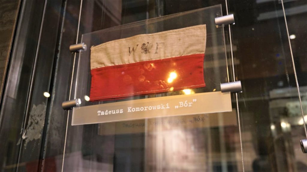 opaska tadeusza komorowskiego bora w zbiorach muzeum powstania warszawskiego