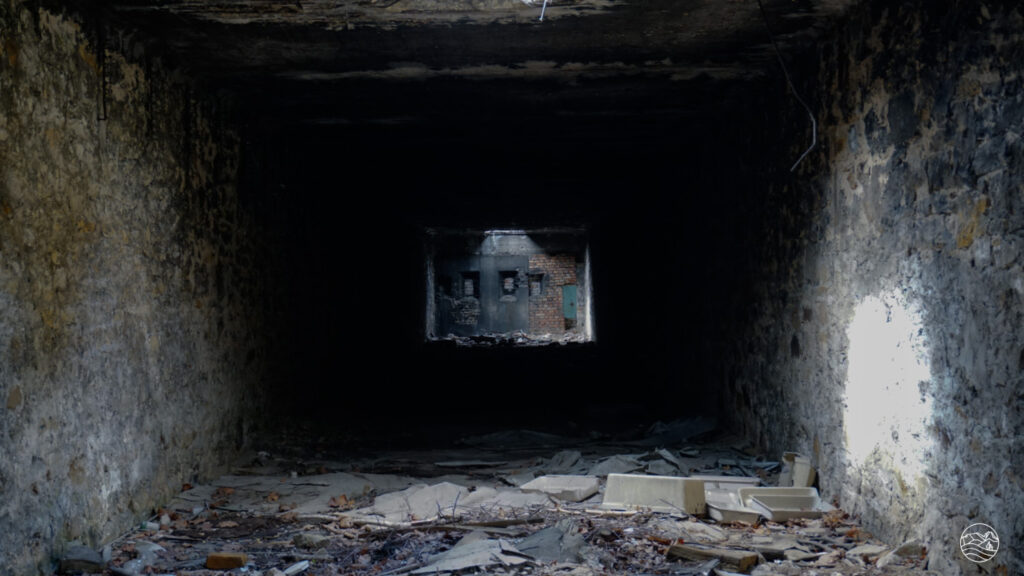 opuszczony budynek dawnej fabryki amunicji w skarzysku kamiennej